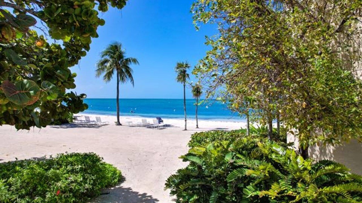 Rum Point House | Caribbean Vacation Family Private Beach House/Sunset/RumPoint/StarFish Point
