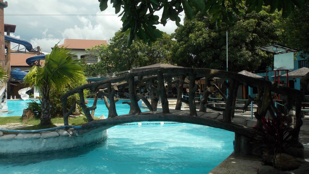 Bacolod Hotel | Caribbean Waterpark and Resotel
