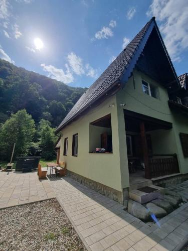 Talmaciu House | Carla Maria House