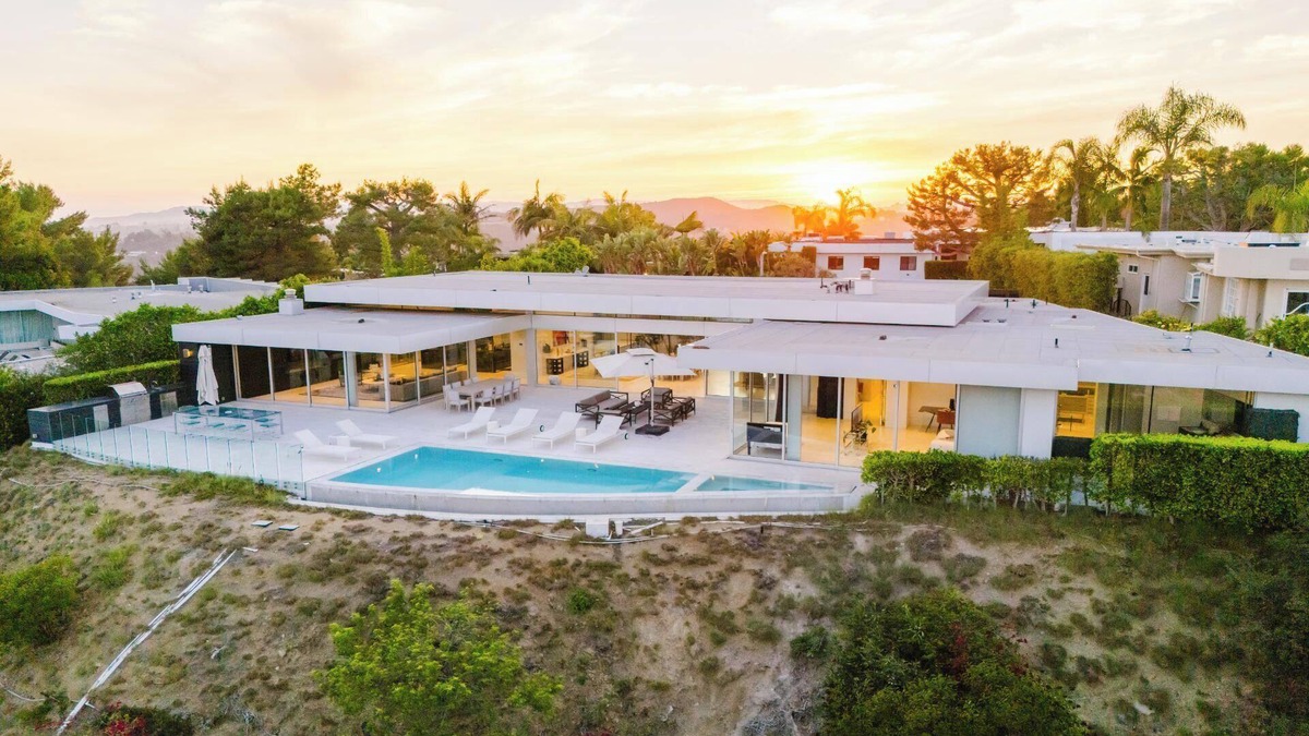 Trousdale Estates House | Carla Ridge View - Modern Contemporary Compound by Award Winning Architect