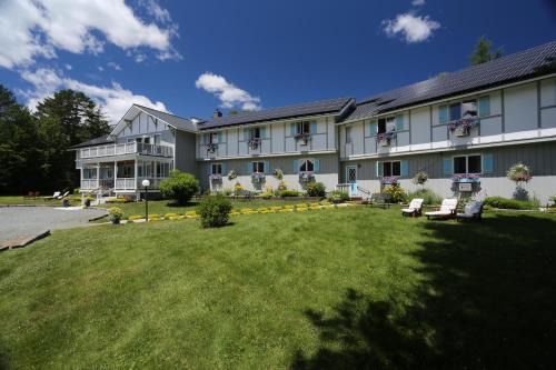 Twin Mountain Hotel | Carlson's Lodge