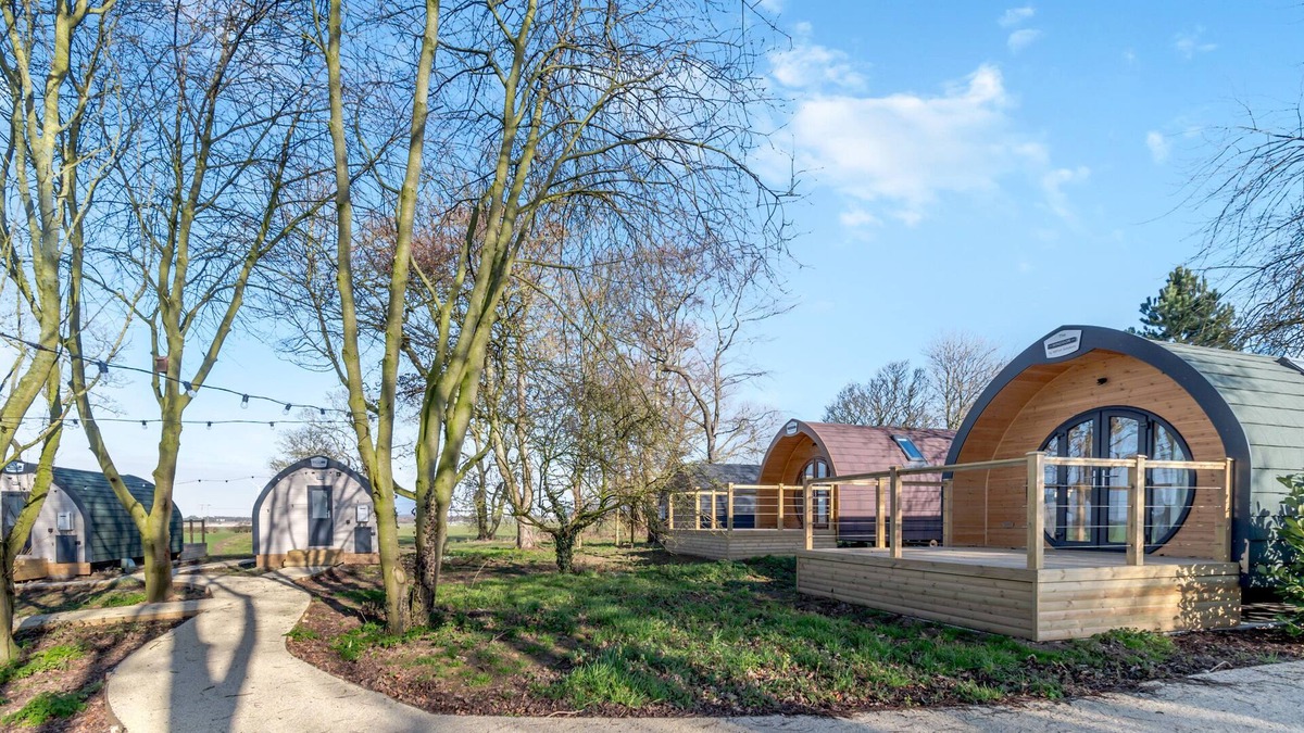 Mappleton Cottage | CARLTON MANOR POD 11, family friendly, with a garden in Aldbrough