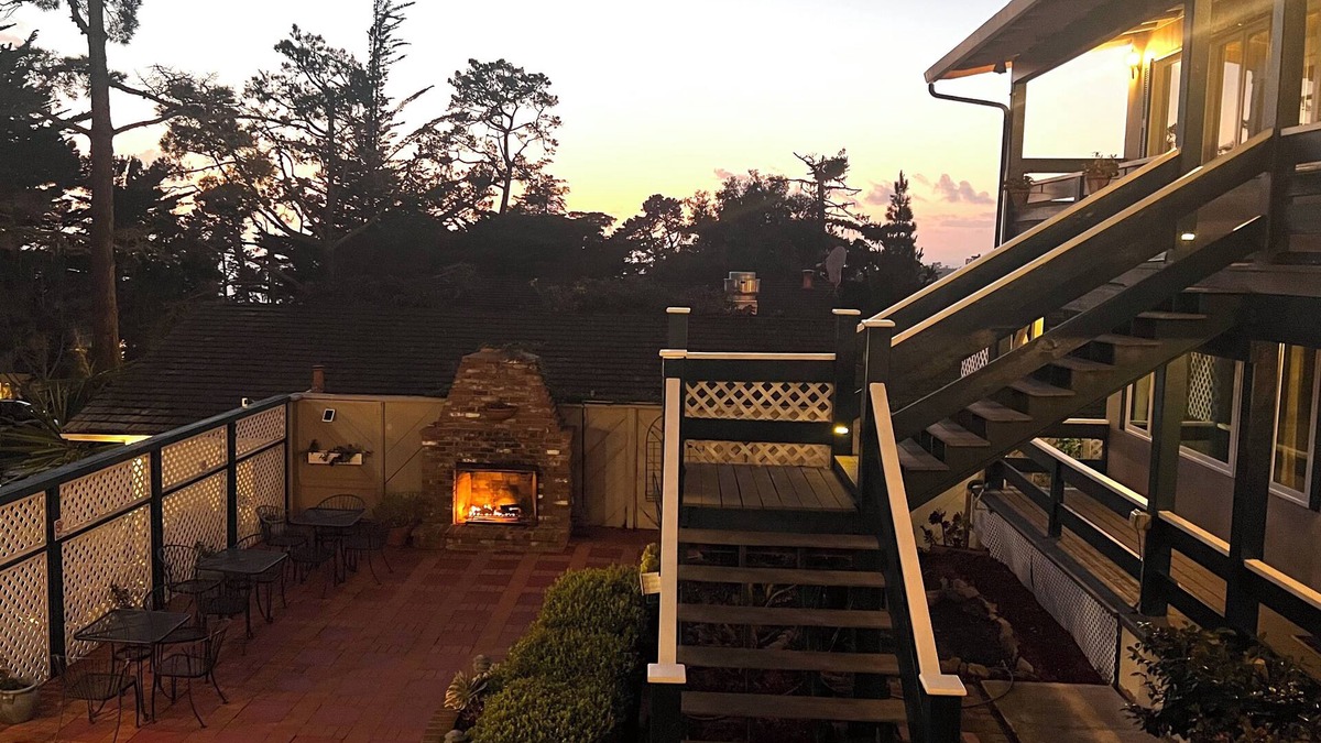 Northwest Carmel Hotel | Carmel Wayfarer Inn