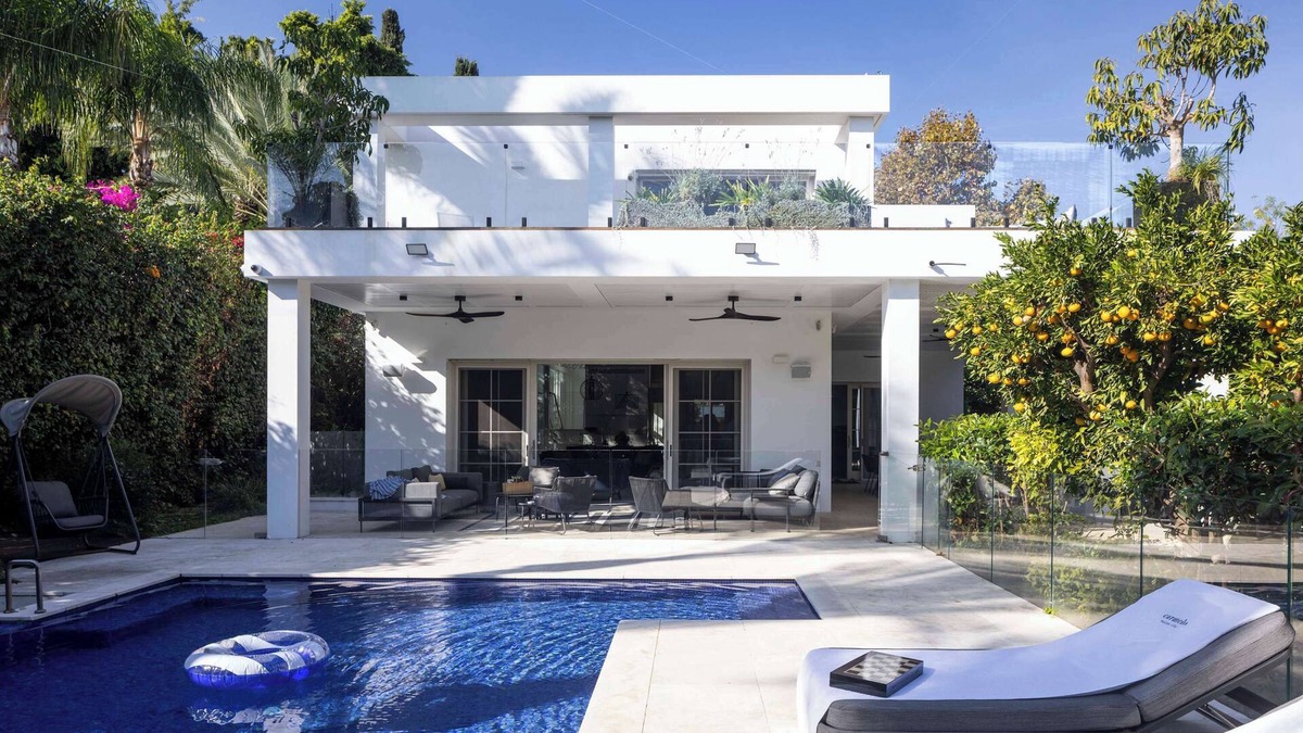 Kfar Shmaryahu Villa | Carmelo Tulip Villa