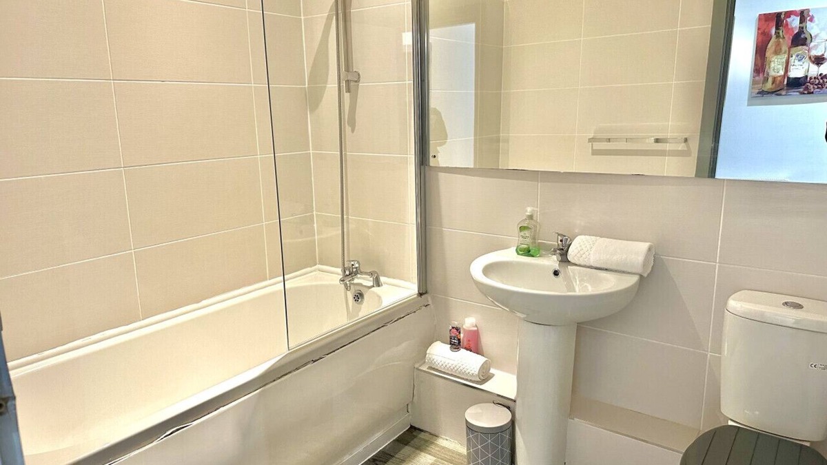Blackpool Town Center Apartment | Carmine Blackpool Winter Gardens 2Bed Apartment