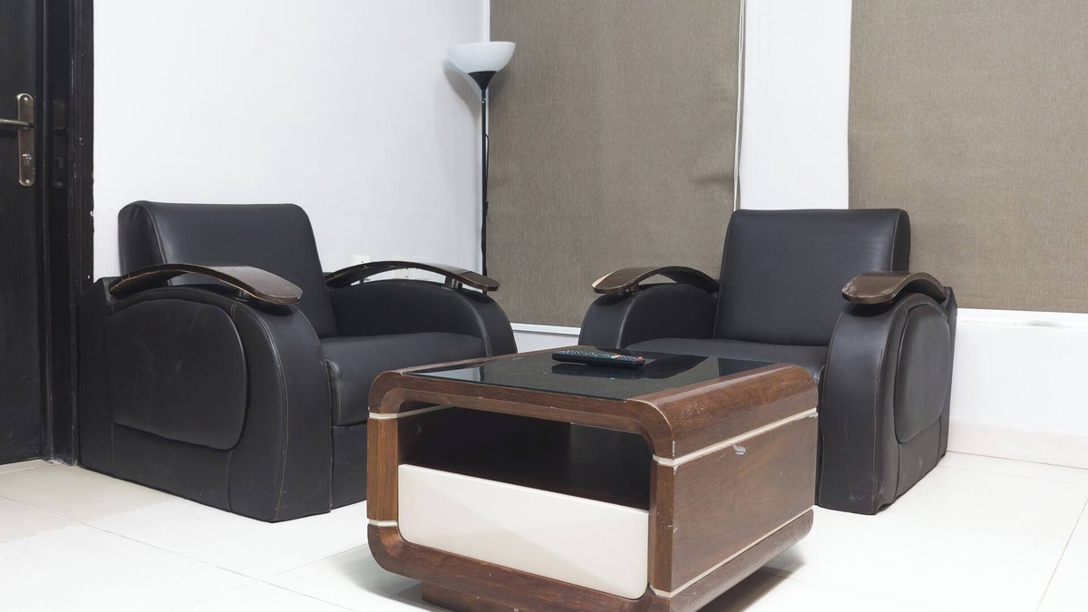 Somolu Apartment | Carnelian B= Cozy 1-bedroom apartment in enchanting Lagos with AC