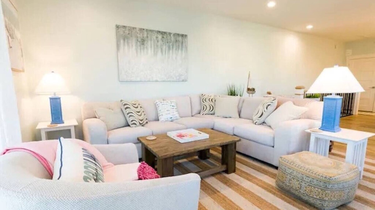 Wilmington Beach Villa | Carolina Casita, short walk to tiki bar and beach