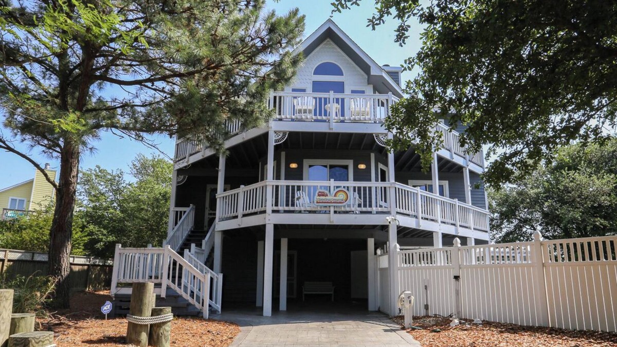 Tuckahoe House | CAROLINA DREAMIN' - 4 BR Soundside Vacation Home in Duck w/Private Pool