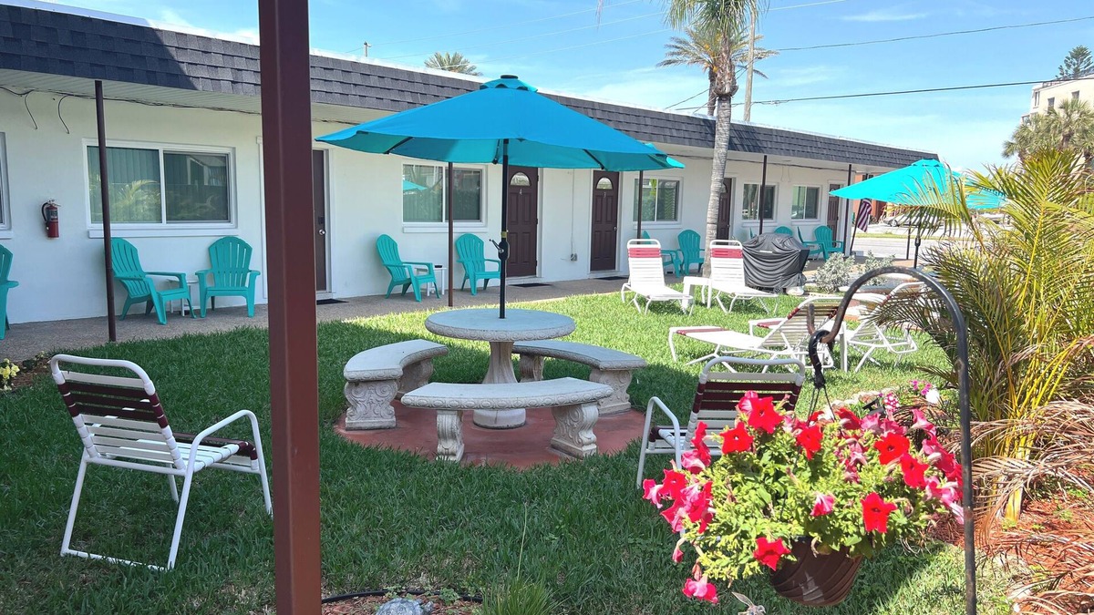 Sunset Reef Apartment | Carousel Suites #1- Coastal Studio steps to the Beach!