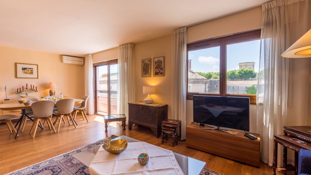 Historic Centre Apartment | Carré du roi - Première conciergerie