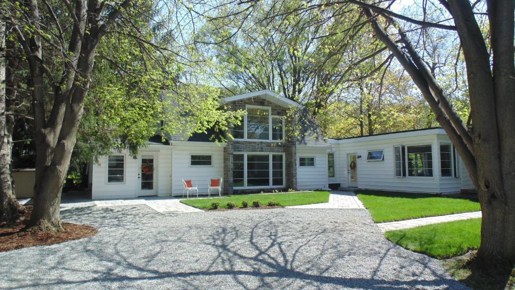 Queenston Bed & Breakfast | Carriage House On Kent