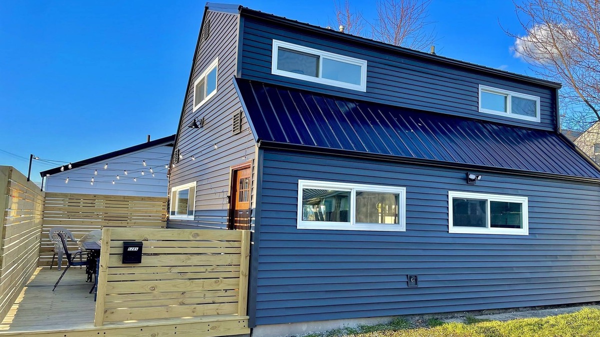 Lima Ski Chalet | Carriage house! Close to hospital, firepit, outdoor dining