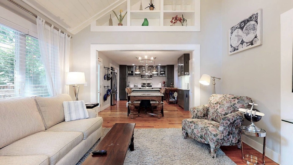 Marietta Cottage | Carriage House, Exec Monthly Rental, Garage, All Util/internet. Spoil Yourself!