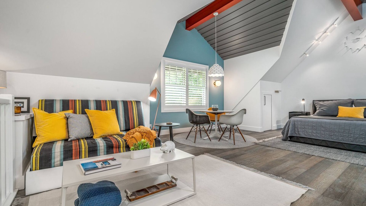 Saugatuck Condo | Carriage House - Studio Condo minutes away from downtown Saugatuck!