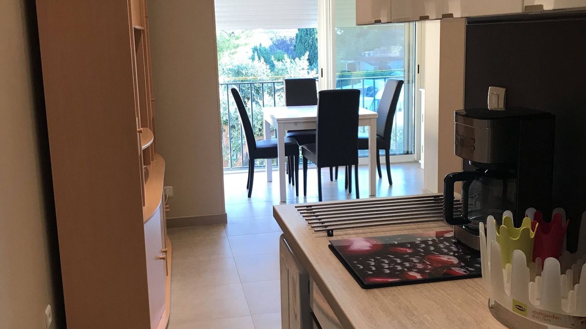 Martigues Apartment | CARRO/LA COURONNE - SUPERB T2 JUST 100 M FROM THE BEACHES