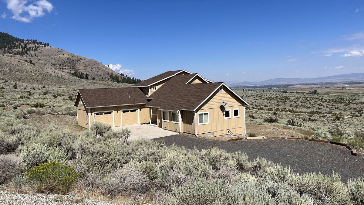 Mesa Vista Cabin | Carson-Tahoe Sunrise Lodge New short term rental byTahoe, Kirkwood, Carson City
