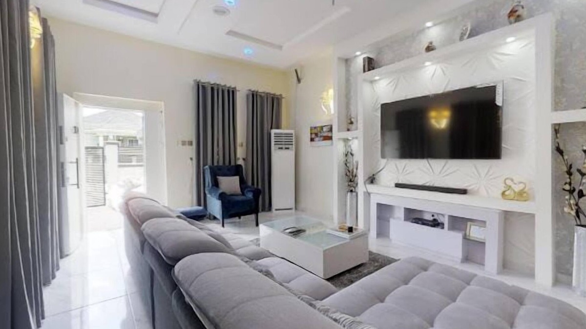Ofin Apartment | Carter's Luxury Apartment