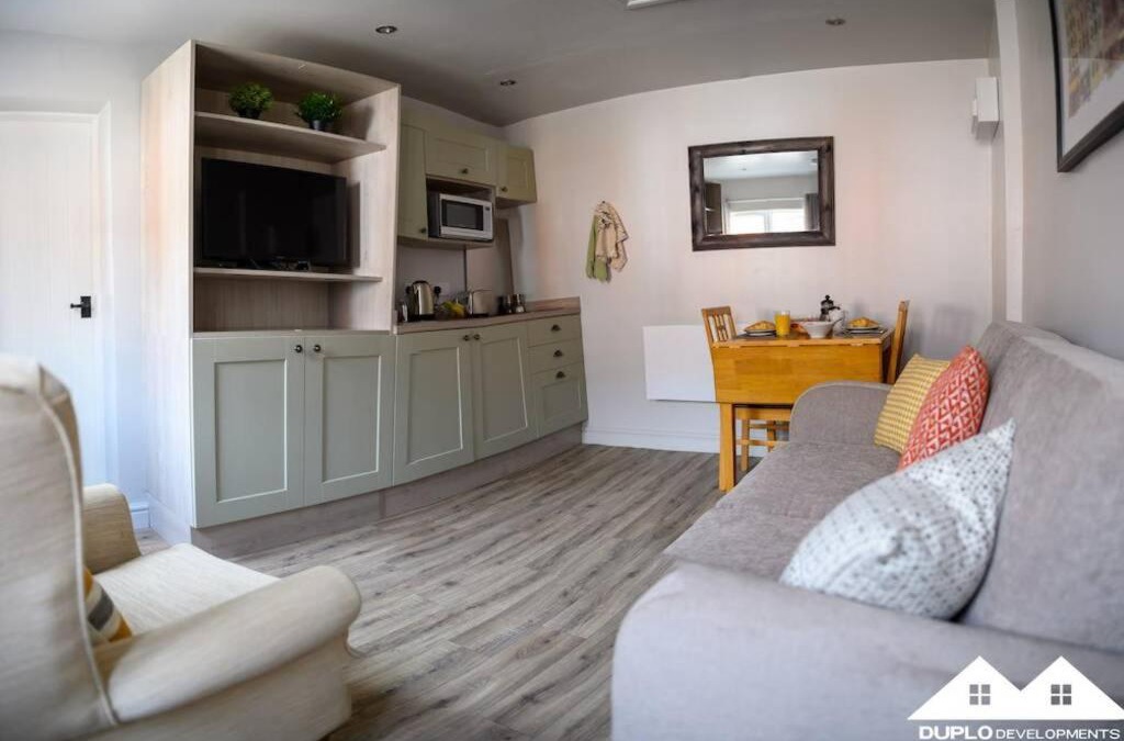 Retford House | Carver Apartment at West Drayton Farm