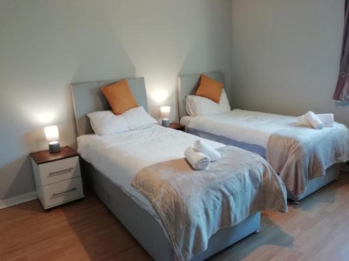 Kirkcaldy Apartment | Carvetii - Iona House, 2nd floor apartment sleeps up to 6