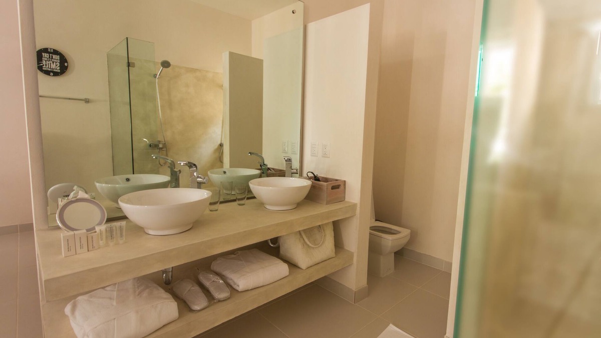 El Batey Villa | Casa-22: 6 Suites, Pool & Chef Service,Steps from Beach,AC, Wifi, Maid, Security