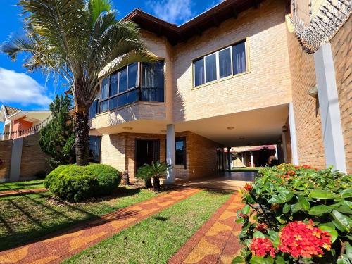 Foz do Iguacu House | Casa 4 suítes em bairro nobre de Foz