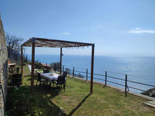Campiglia House | Casa a picco sul mare 5 terre