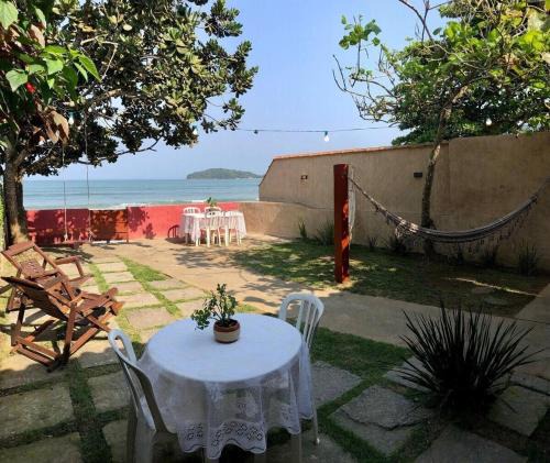Maranduba House | Casa aconchegante pé na areia c/5 quartos.