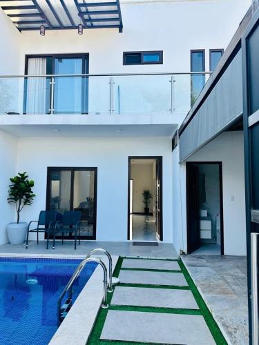 Fronteras House | Casa Adriana