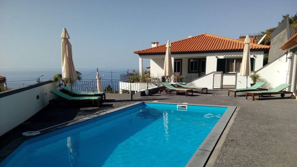 Estreito da Calheta House | CASA AGAPANTHE Large comfortable house and swimming pool