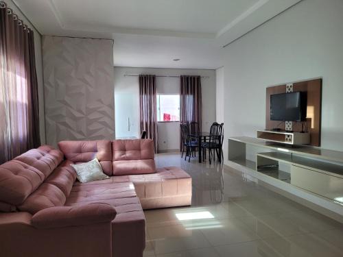 Ji Parana House | Casa agradável com área gourmet