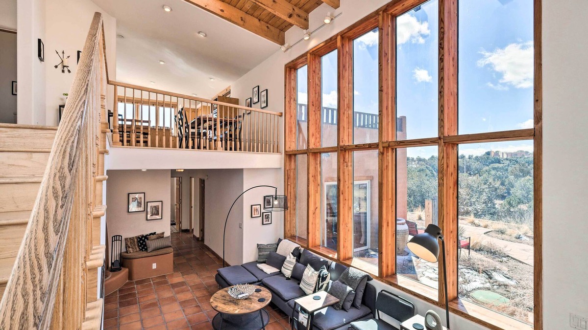 Vista Encantada Cottage | Casa al Reves Pueblo-style House With Views!