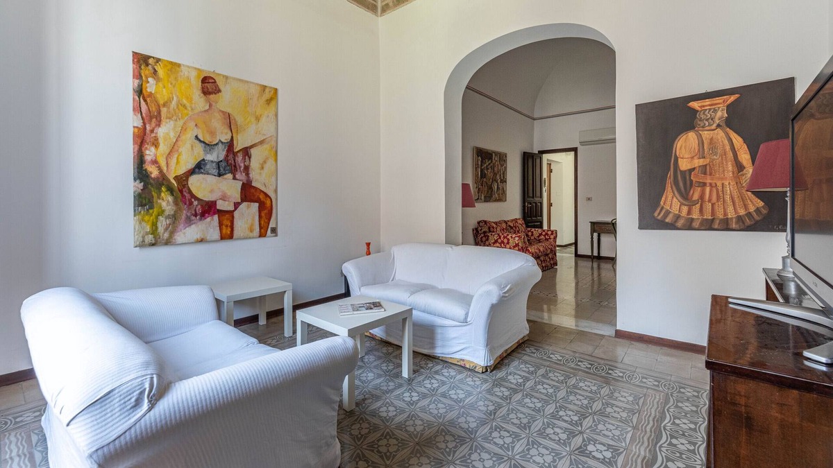 Ruggero Settimo Apartment | Casa Albanese con affreschi by Wonderful Italy
