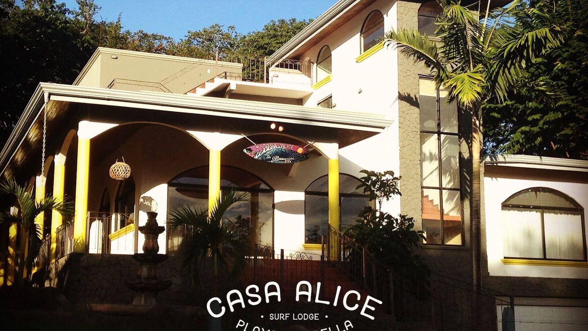 Marbella Bed & Breakfast | Casa Alice Surf Lodge
