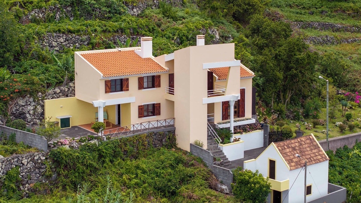 Sao Vicente House | Casa Amarela da Fajã da Areia