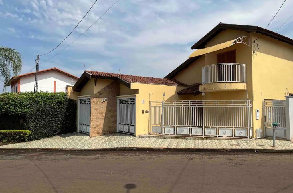 Sao Joao House | Casa Amarela - Sobrado em Brotas