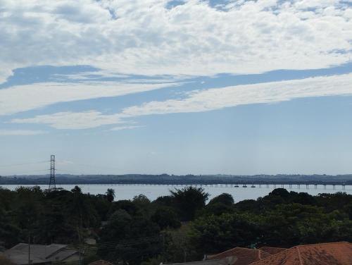 Guaira House | Casa Amarte - Sobrado Privado com Garagem