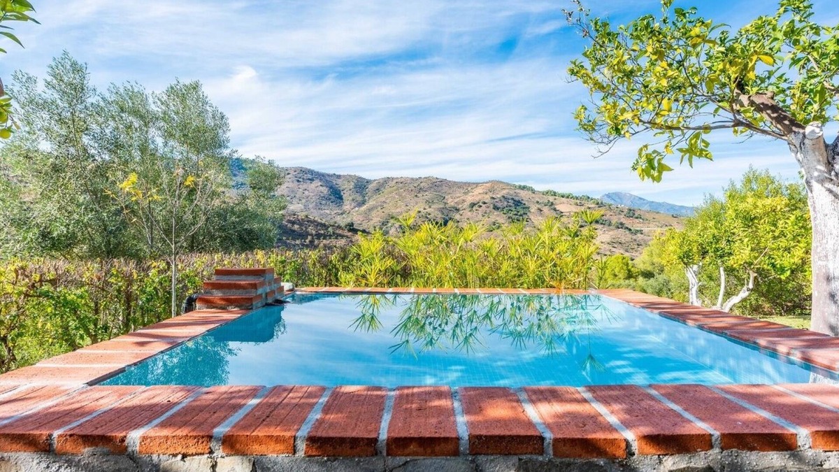 Guaro Villa | Casa Ami Guaro by Ruralidays