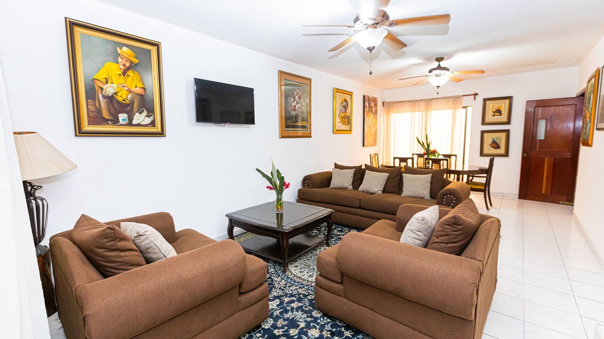 San Pedro Sula House | Casa Amplia, 3 cuartos con baño privado y seguridad