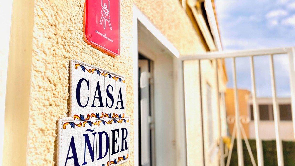 San Fulgencio House | Casa Ander - Bright & Cozy Vacation Bungalow