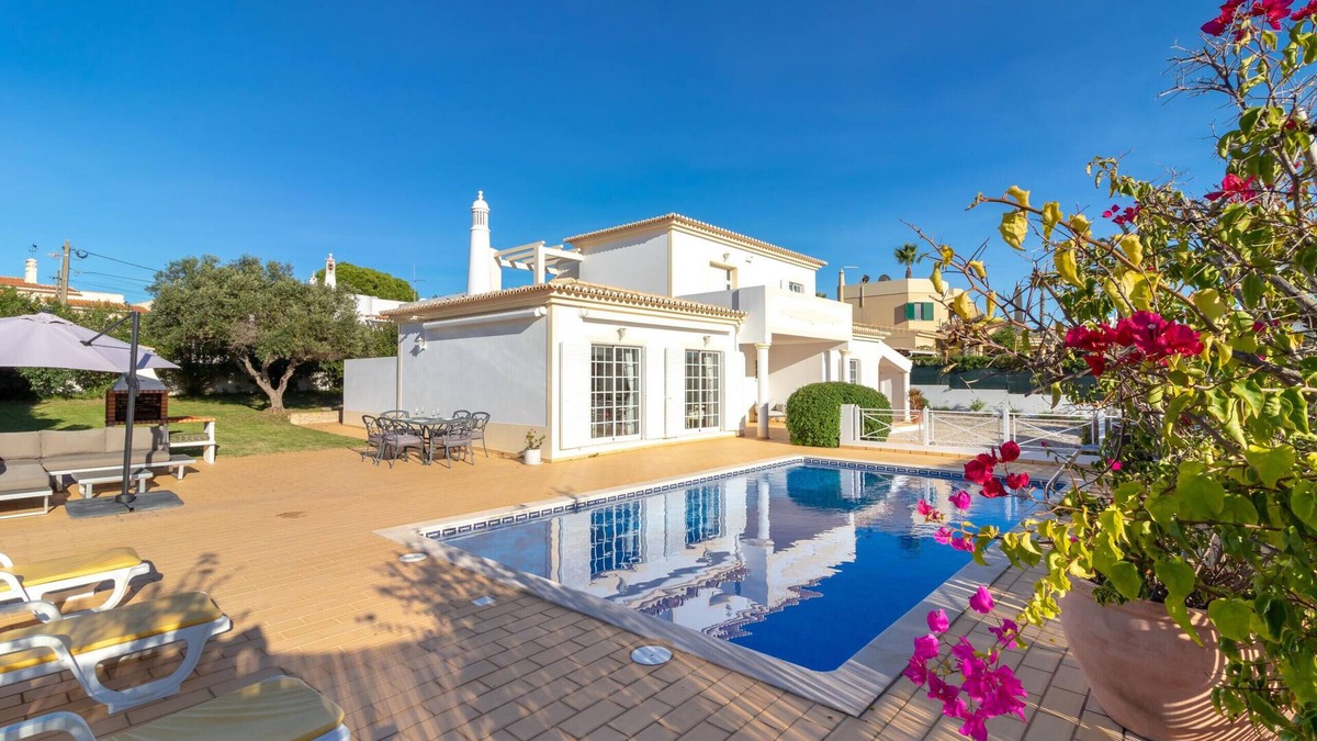Mato Serrao Villa | Casa Anton - Heated pool, sea views and only 1.5km from town and beach