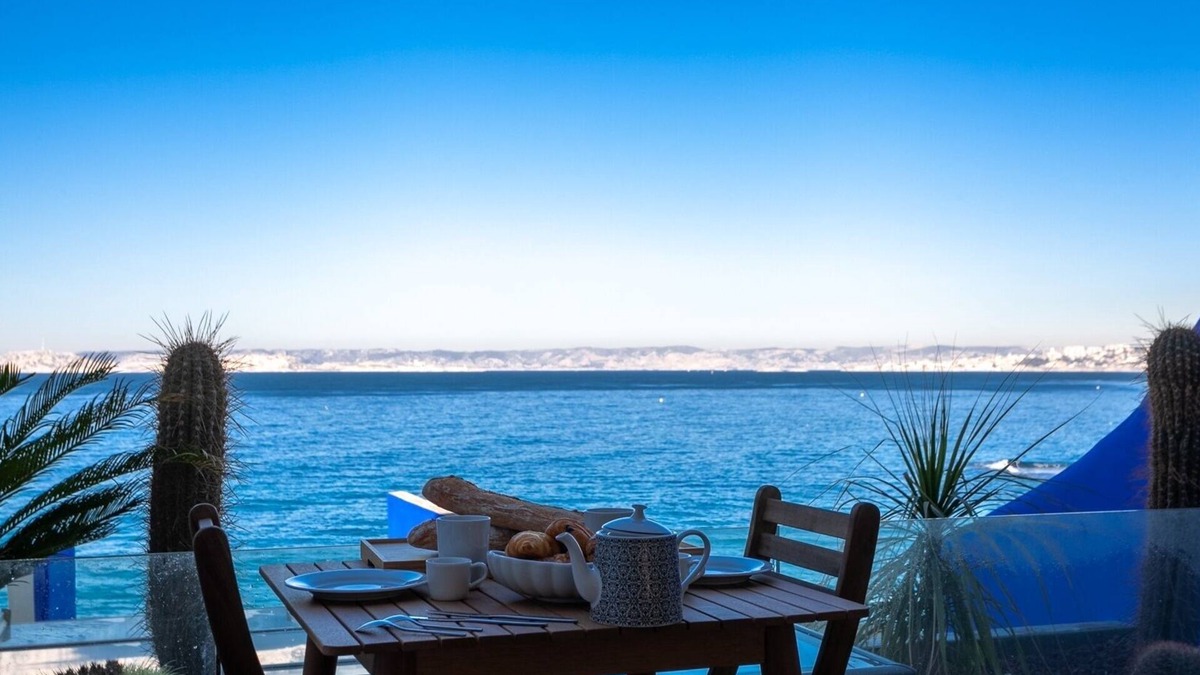 8th Arrondissement Apartment | Casa Ao - Duplex avec terrasse vue mer