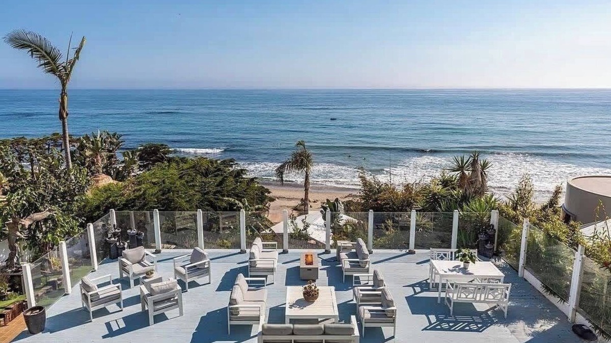 Malibu House | Casa Azul by Oraklus