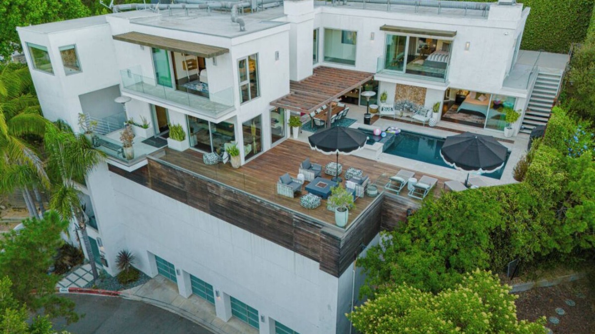Hollywood Hills West Villa | Casa Azul - Elegant 4BR Home with Jacuzzi & Stunning Views