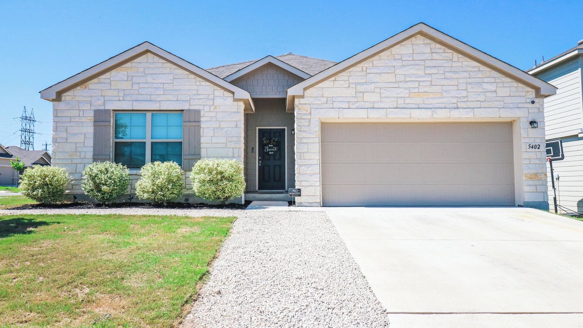Southside House | Casa Azul: Near Lackland, Seaworld, Downtown Area