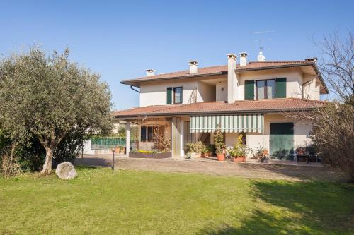 Peschiera del Garda Apartment | Casa Azzurra-comodo appartamento in villa