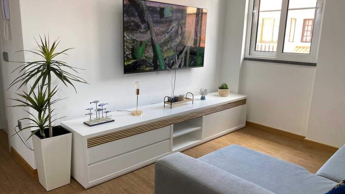 Canical Apartment | Casa Baleia Branca (White Whale House)