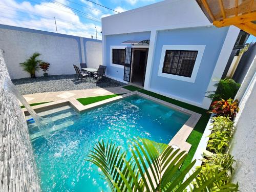 Salinas Villa | CASA "Bali" en SALINAS con piscina