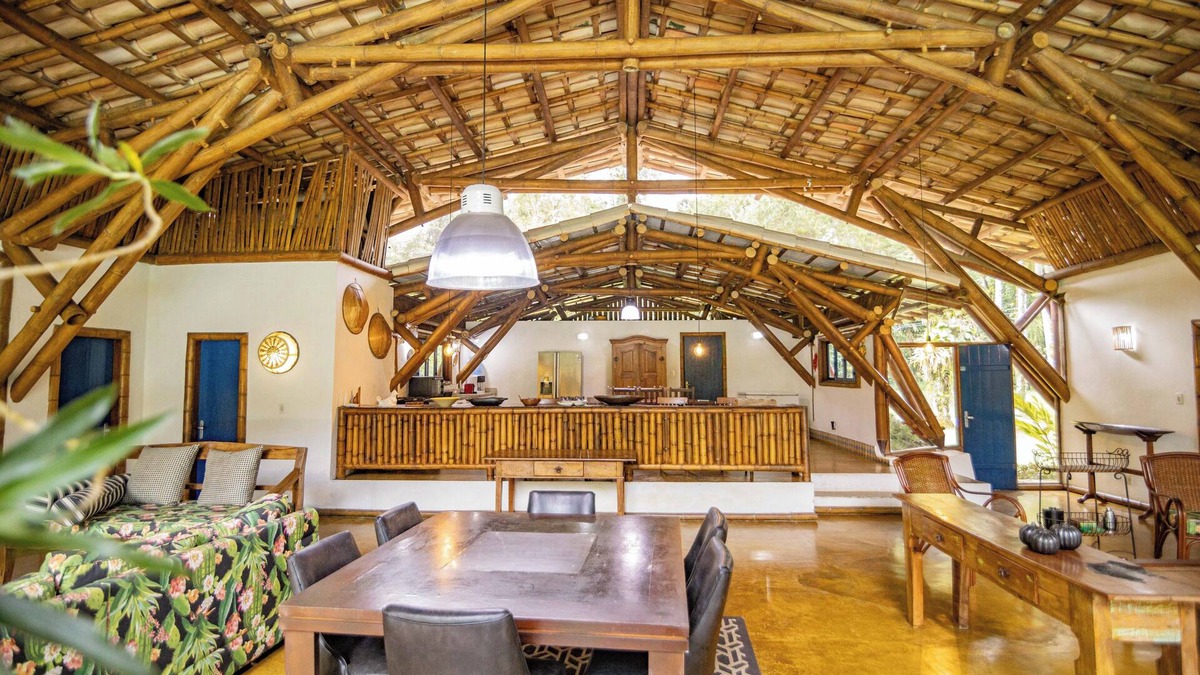Frade Condo | CASA BAMBU ANGRA