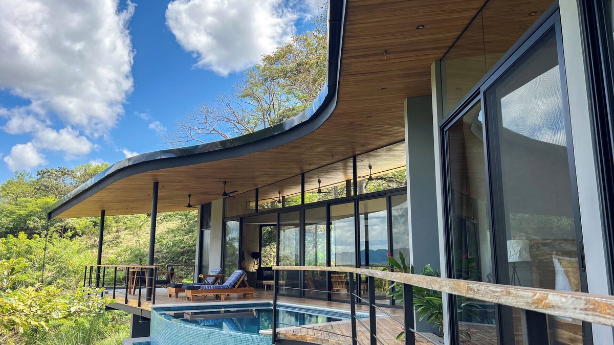 Tamarindo Villa | Casa Banka: Scenic 3Bedroom Villa with Pool & 24/7 Security in Playa Tamarindonn