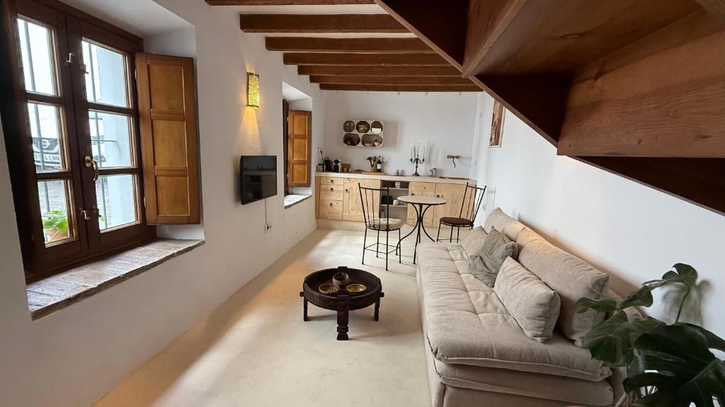 San Ambrosio Apartment | Casa Bashir